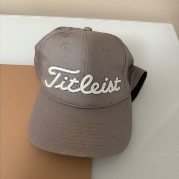 Titleist Gray Cap - Picture 1 of 3